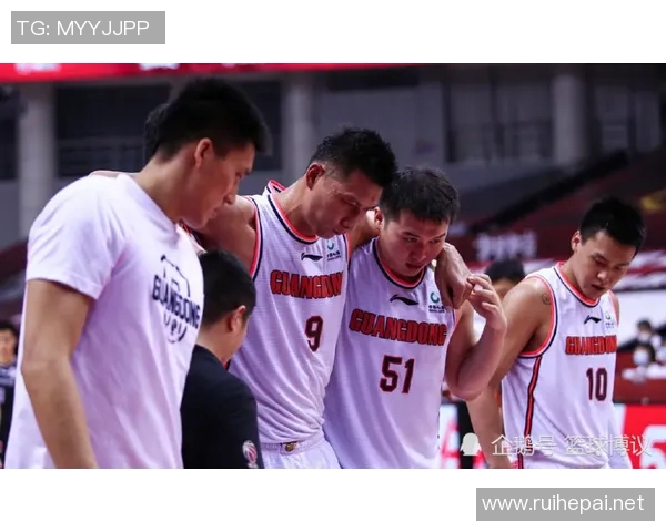 男人如同姚明般高大挺拔承载着梦想与责任的重任