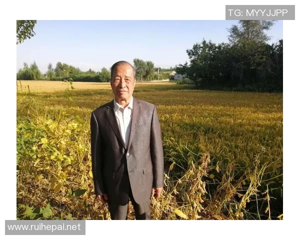 香港足球明星队赛后欢聚一堂共享美食情谊共庆胜利时刻 香港足球明星队赛后欢聚一堂共享美食情谊共庆胜利时刻