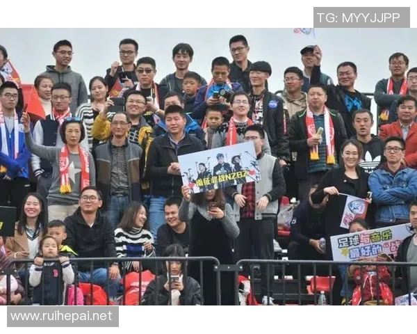 龙年到来足球明星齐贺岁祝福图片汇总展现激情与梦想