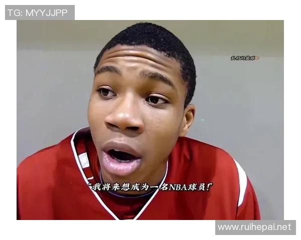 被垫脚的篮球明星背后的故事与奋斗历程揭示了运动员的坚持与荣耀